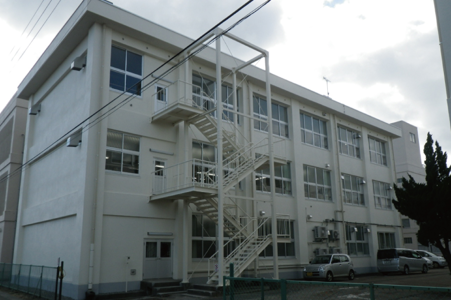 新潟県立新津工業高等学校
改修・補強・衛生その他設備工事
2016年度