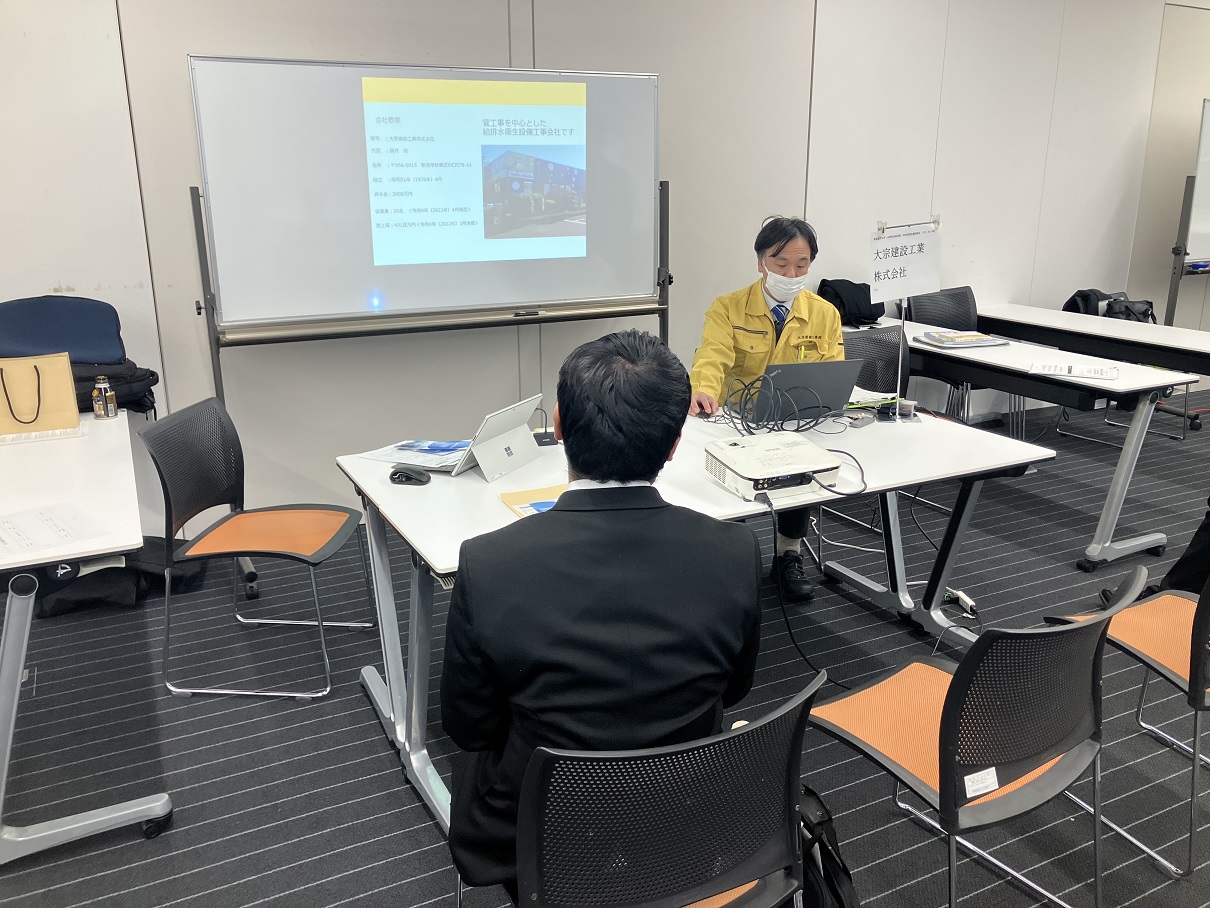 学内合同企業説明会に参加