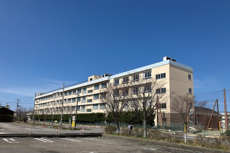 新通小学校
空気調和改修工事（研冷・大宗　特定共同企業体）
2023年度