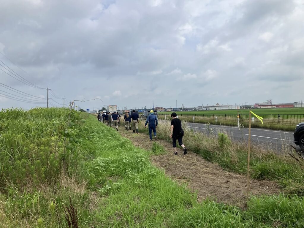 フラワーロード実行委員会
国道403号線沿い
コスモス種まき
